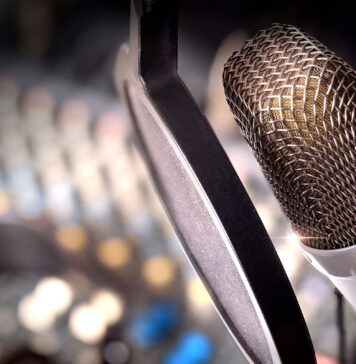 Top Investments of The Decade Investment News presented by World Renowned Economist, Money Manager & Finance Expert Dr. Stephen Leeb Ph.D. Founder of Leeb Capital Management Leeb.net