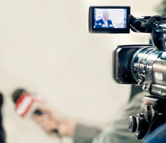 Stephen Leeb’s Substack Exclusive TV Interviews with Dr. Stephen Leeb PhD 🌎 World Renowned Economist, Finance Expert & Money Manager 💸 Founder of Leeb Capital Management, The Complete Investor 📊 Real World Investing 📚 New York Times Best Selling Author of books on Economics, Finance, and Investing