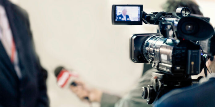 Stephen Leeb’s Substack Exclusive TV Interviews with Dr. Stephen Leeb PhD 🌎 World Renowned Economist, Finance Expert & Money Manager 💸 Founder of Leeb Capital Management, The Complete Investor 📊 Real World Investing 📚 New York Times Best Selling Author of books on Economics, Finance, and Investing